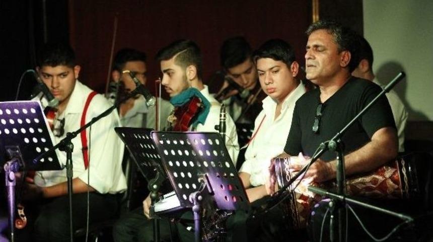Konak&rsquo;ta &lsquo;ille De Yaşam Olsun&rsquo; Temasıyla Konser