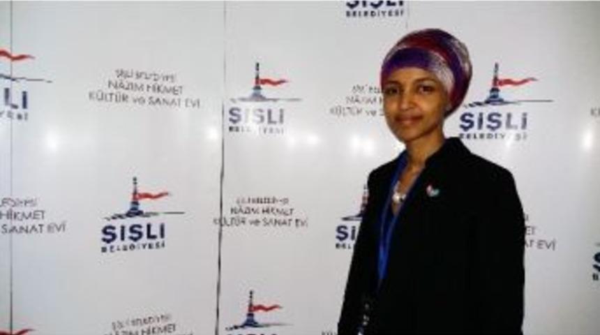 Abd&rsquo;nin İlk Baş&ouml;rt&uuml;l&uuml; Milletvekili Ilhan Omar: "şuan &Uuml;lkede Olanlardan &Ccedil;ok Memnun Değiliz"