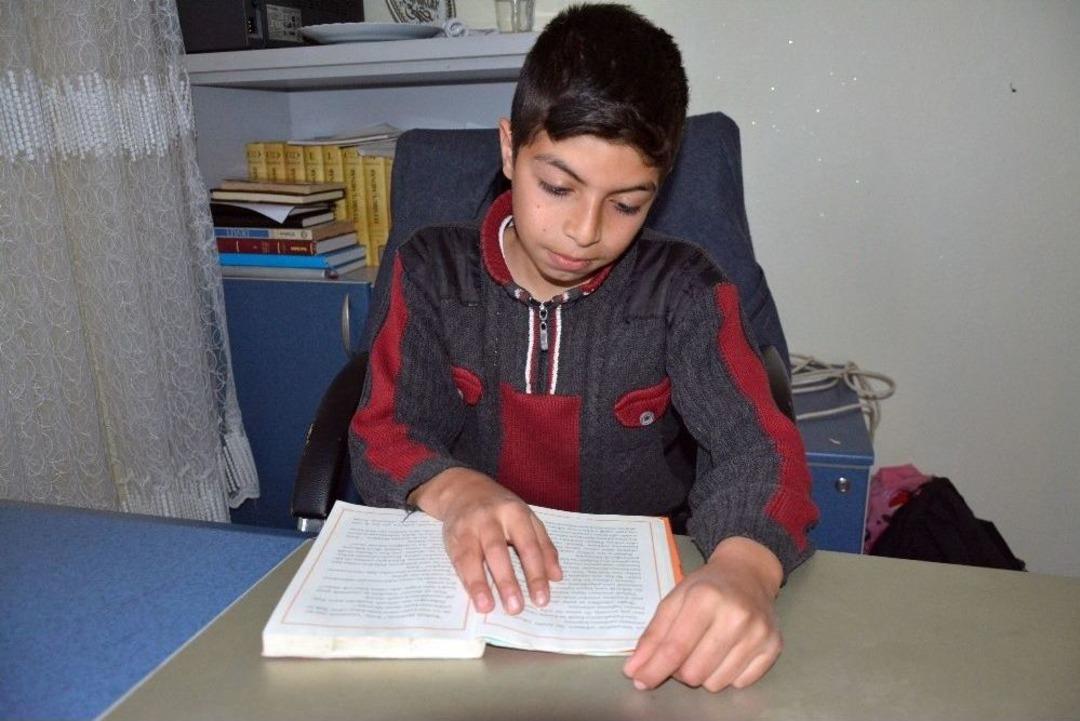 Bu &Ccedil;ocuk Her Şeyi Tersten Anlıyor