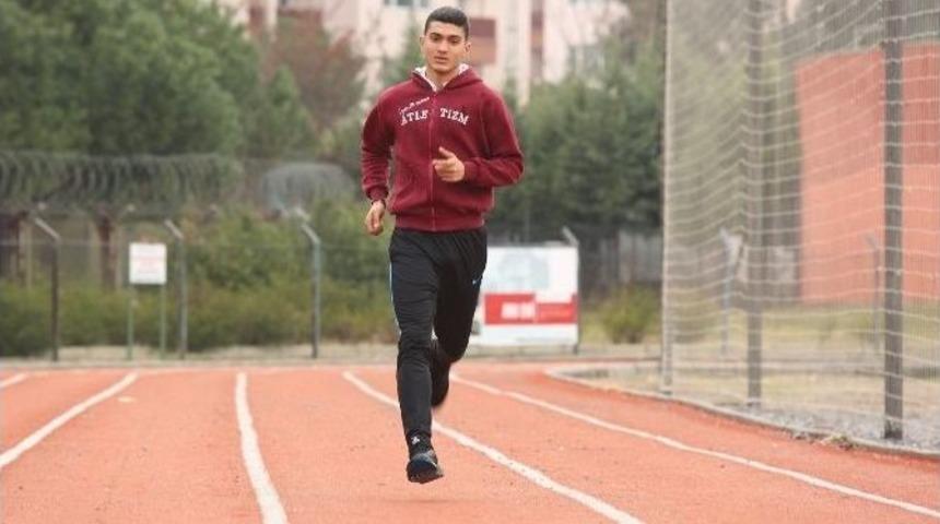 Şampiyon Emir&rsquo;e Eğitim Desteği