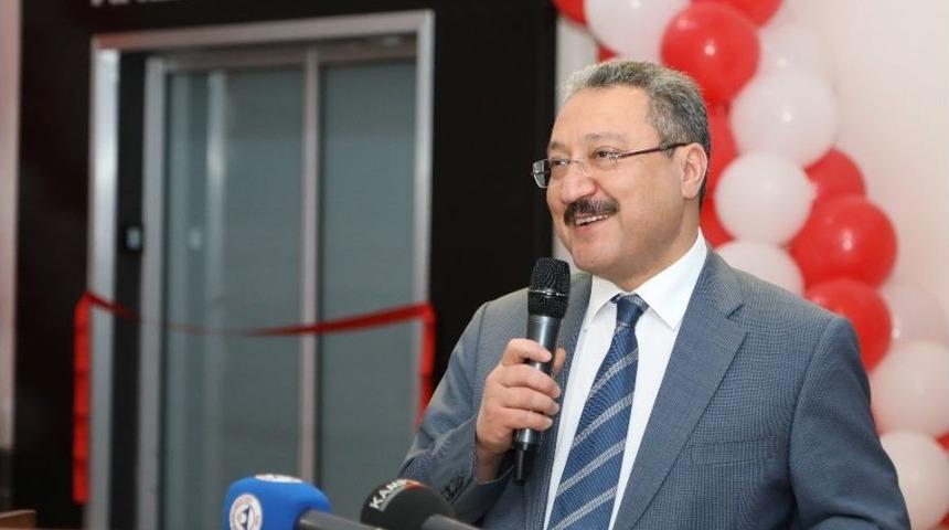 Er&uuml; Diş Hekimliği Fak&uuml;ltesi Hastanesi Ameliyathanesine Eski Dekan Prof. Dr. Alper Alkan&rsquo;ın İsmi Verildi