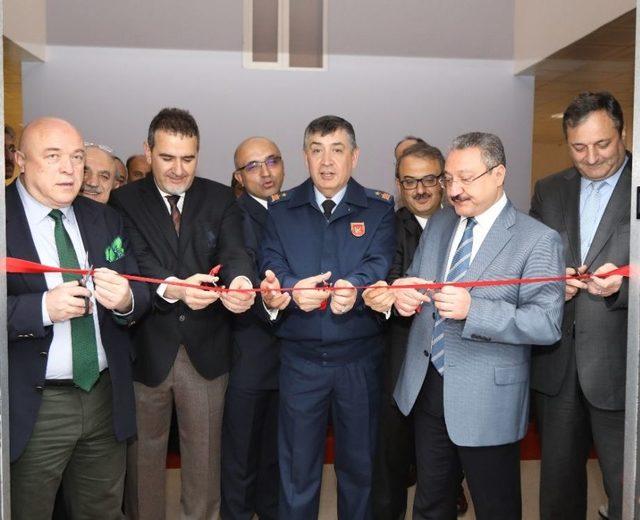 Er&uuml; Diş Hekimliği Fak&uuml;ltesi Hastanesi Ameliyathanesine Eski Dekan Prof. Dr. Alper Alkan&rsquo;ın İsmi Verildi 1