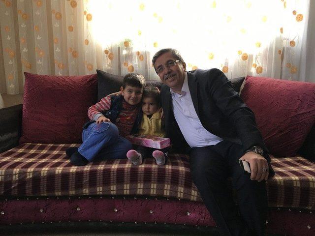 Başkan &Ccedil;etin&rsquo;den S&uuml;nnet &Ccedil;ocuklarına Bisiklet Hediyesi 1