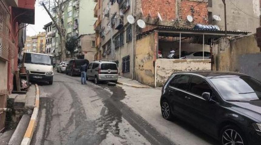 Beyoğlu'nda 50 Aracın Lastiğini Patlattılar