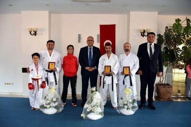 Salihli’de Karate Semineri Düzenlendi