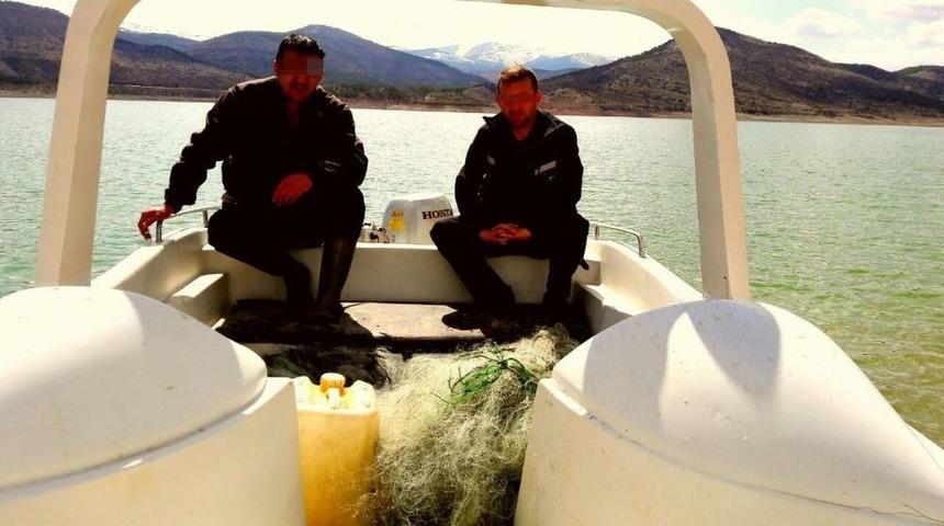 Beyşehir Baraj G&ouml;l&uuml;nde Balık Avından Kullanılan Yasak Ağ Ele Ge&ccedil;irildi