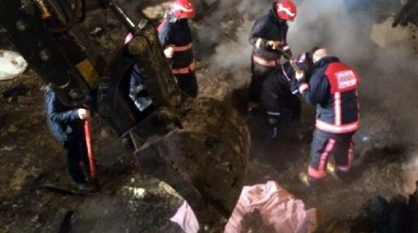 Ahşap Evde Yanarak &Ouml;ld&uuml;