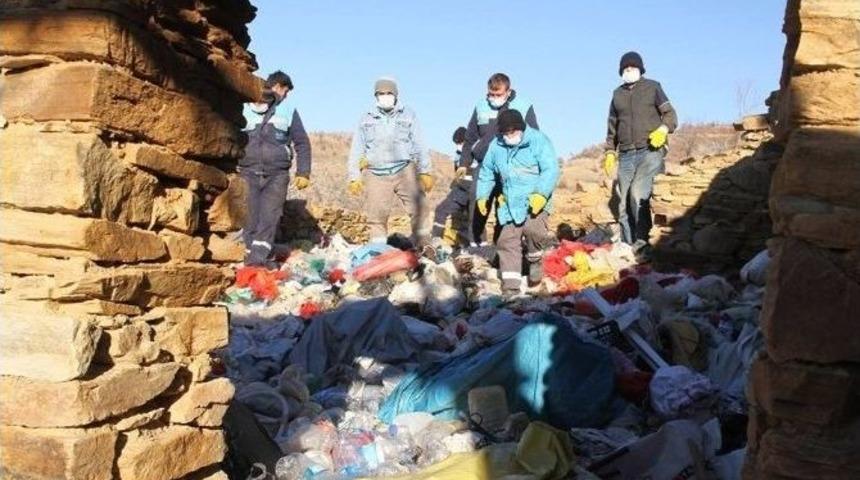 K&ouml;t&uuml; Koku Geliyordu 5 Kamyon &Ccedil;&ouml;p &Ccedil;ıktı