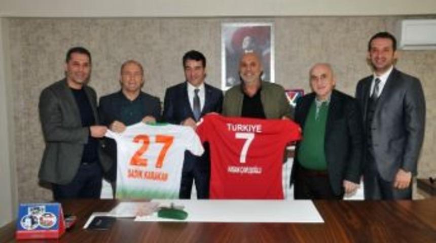 Hokey Federasyonu&rsquo;ndan &Ccedil;avuşoğlu&rsquo;na Ziyaret