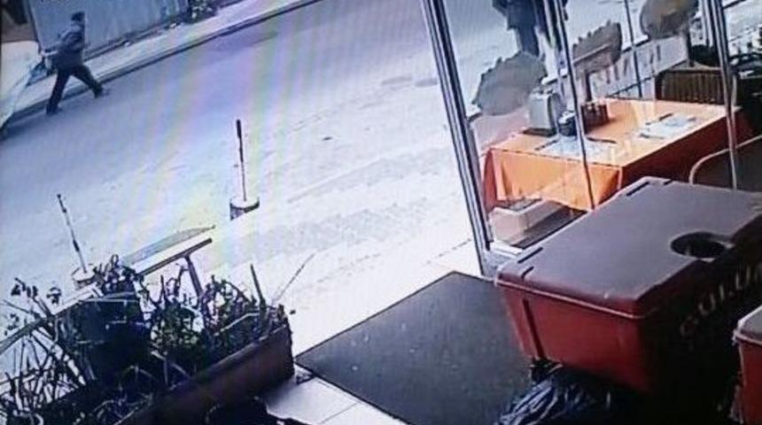 Girdiği Lokantada İş Yeri Sahibinin Cep Telefonunu &Ccedil;aldı