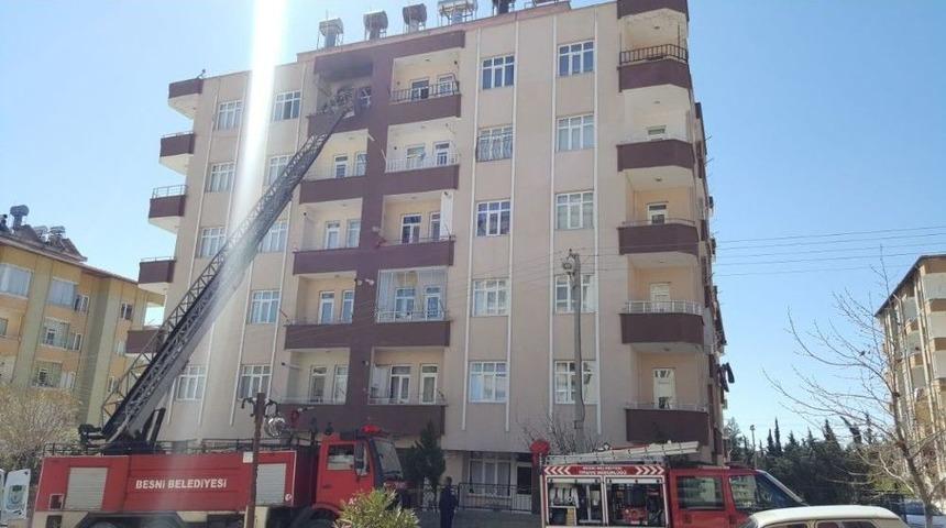 Adıyaman&rsquo;da Yangın Korkuttu