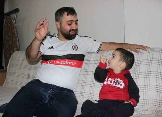 Fanatik Taraftar Oğluna Beşiktaş Adını Koydu