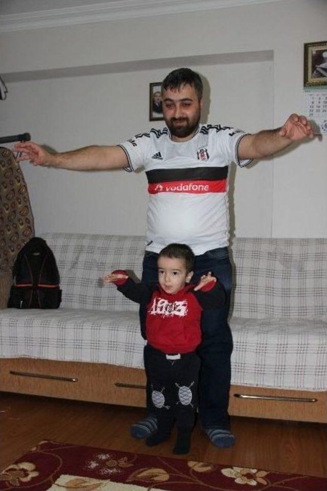 Fanatik Taraftar Oğluna Beşiktaş Adını Koydu