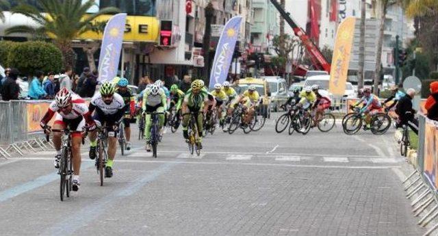 Alanya'da Bisiklet Yol Yarışları Sürüyor