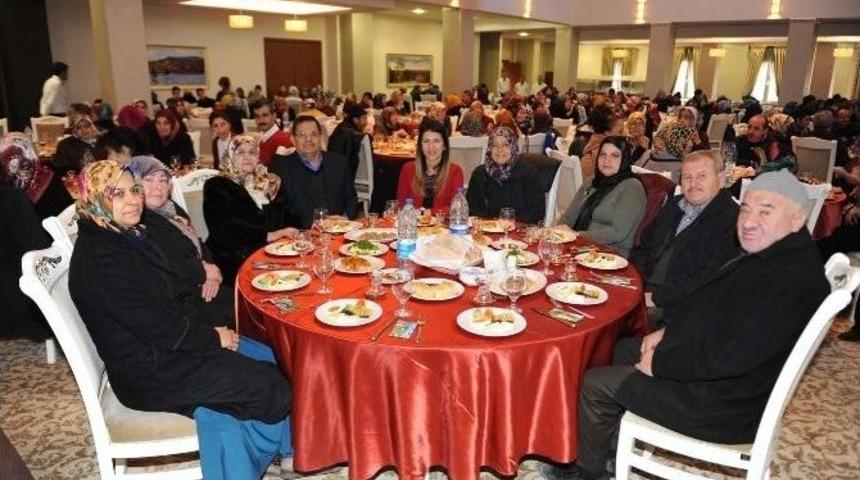 Altındağ&rsquo;da Y&uuml;zlerde Tebess&uuml;m, Sofralarda Mutluluk Var