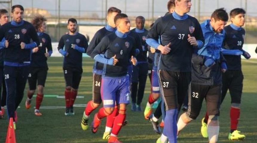 Kardemir Karab&uuml;kspor'da Beşiktaş Hazırlıkları S&uuml;r&uuml;yor