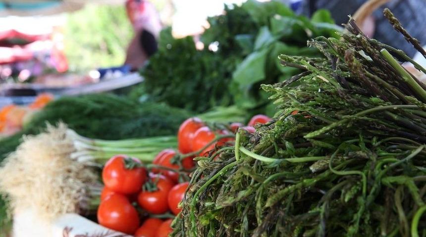 Buca&rsquo;da Neşeli Otlar Şenliğine B&uuml;y&uuml;k İlgi
