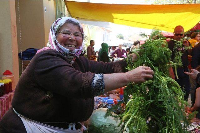 Buca’da Neşeli Otlar Şenliğine Büyük İlgi