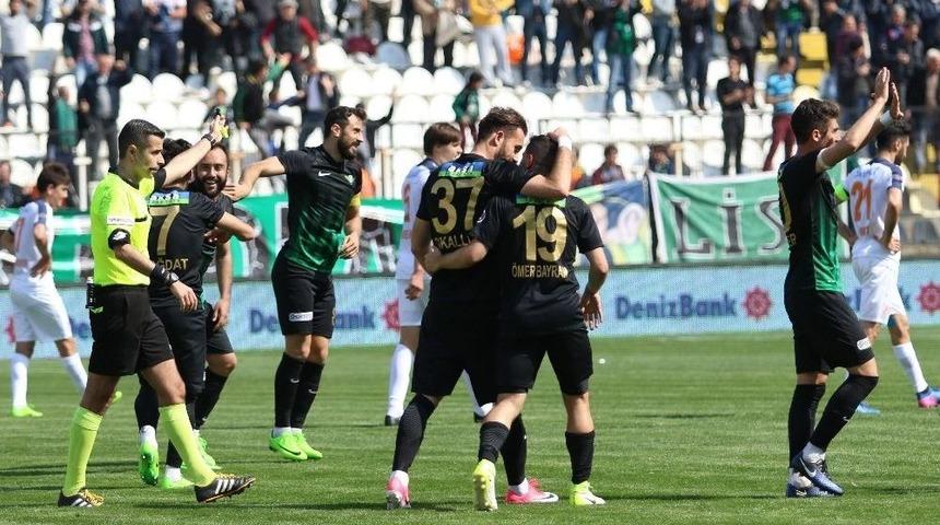 Medipol Başakşehir Sendeledi