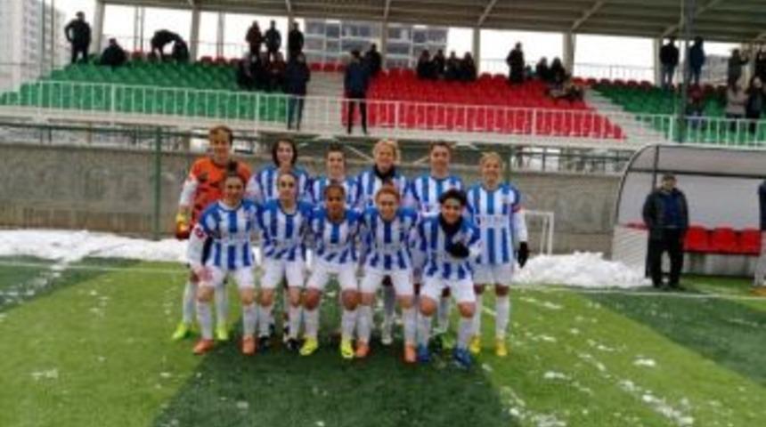 Hakkarig&uuml;c&uuml; Kadın Takımı Nusaybin Ma&ccedil;ına Hazır