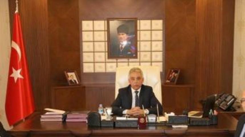 Hakkari&rsquo;nin İl&ccedil;e Stat&uuml;s&uuml;ne D&ouml;n&uuml;şt&uuml;r&uuml;lmesi Tartışması