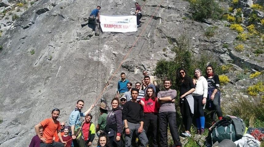 &Uuml;niversitelilerden Nefes Kesen Tırmanış