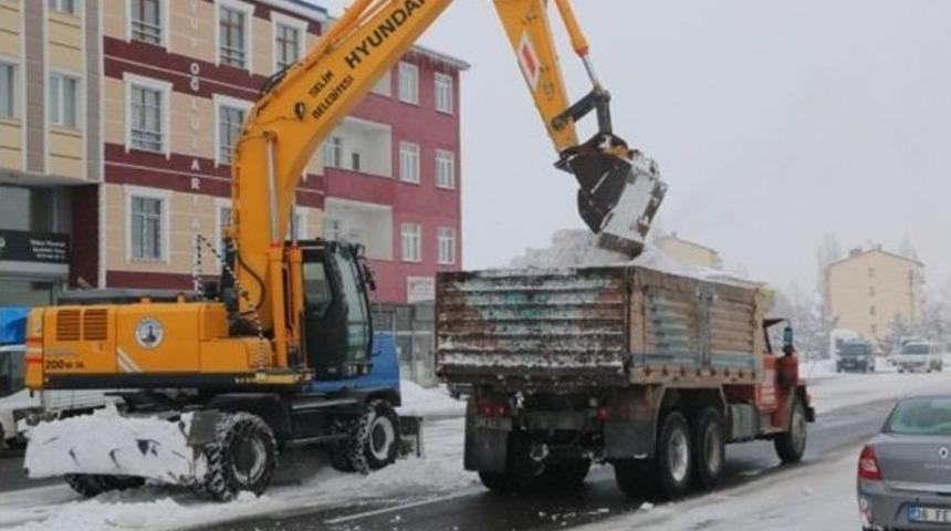 Selim Belediyesi&rsquo;nin Karla M&uuml;cadelesi