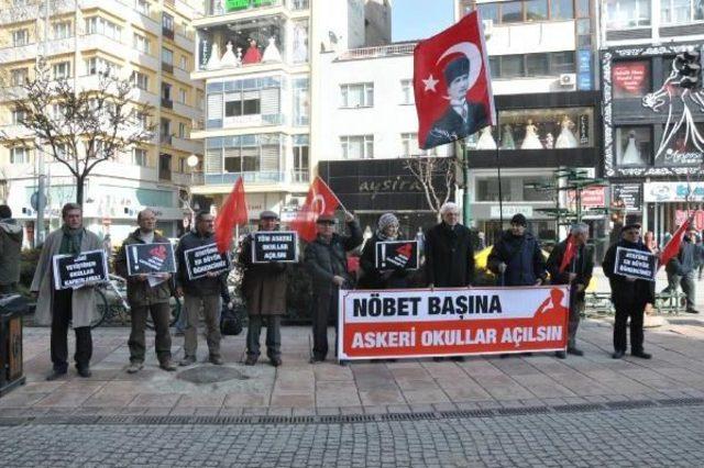 Emekli Subaylar Derneği Ve 14 Sivil Toplum Örgütü Askeri Okulların Açılması Için Eylem Yaptı