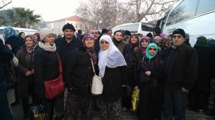 125 Kişilik Kafile Umre İ&ccedil;in Yola &Ccedil;ıktı