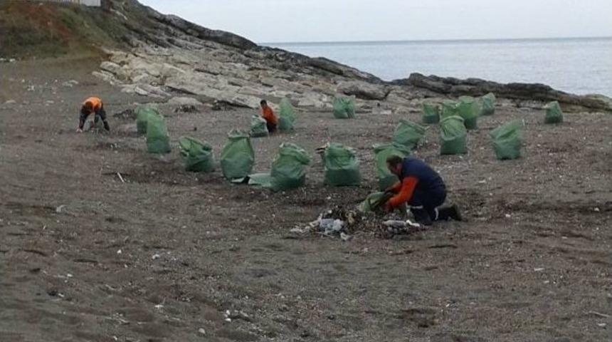 Ak&ccedil;akoca Sahilleri Temizleniyor