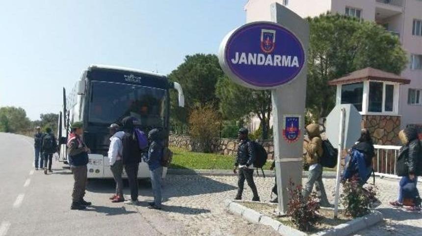 Dikili'de 58 Ka&ccedil;ak Yakalandı