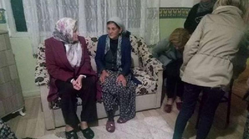 Akşener'den Mitingde &Ouml;len Emekli &Ouml;ğretmenin Ailesine Ziyaret