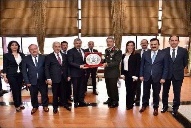 Genelkurmay Başkanı Akar’A  Mezun Olduğu Liseden Ziyaret