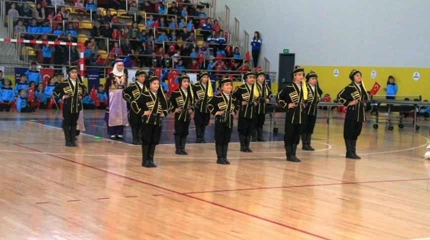 Kartepe&rsquo;deki Modern Spor Salonunun Tanıtım Programı Yapıldı