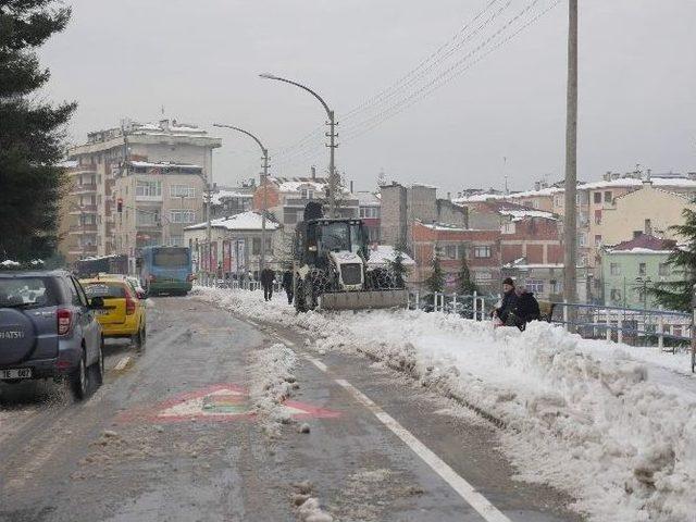 Trabzon&rsquo;da Kar Temizleme &Ccedil;alışmaları S&uuml;r&uuml;yor 2
