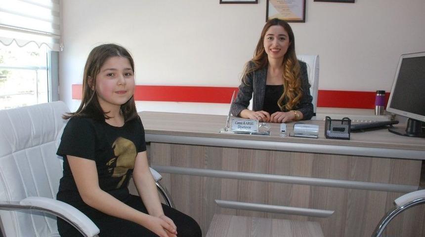 &Ccedil;ocuğunuzla Diyet Konusunda İnatlaşmayın Uyarısı