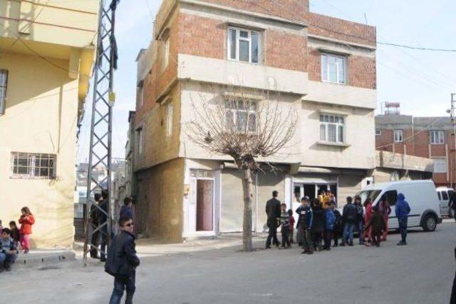 Gaziantep te Ateş A&ccedil;ılan Evde Uyuşturucu Araması 1