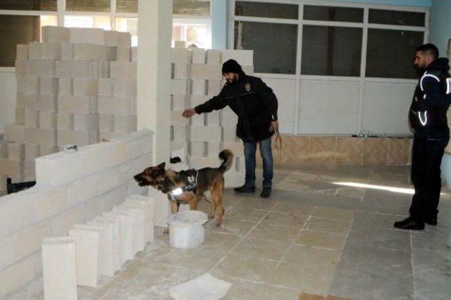 Gaziantep te Ateş A&ccedil;ılan Evde Uyuşturucu Araması 2