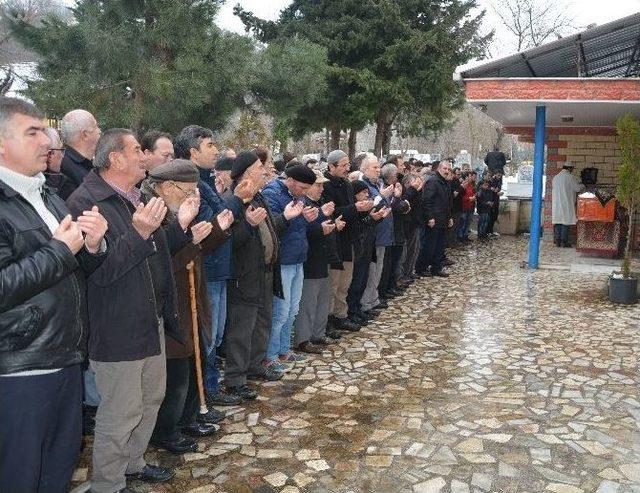 Bursa’da Kocası Tarafından Öldürülen Kadın Sinop’ta Toprağa Verildi