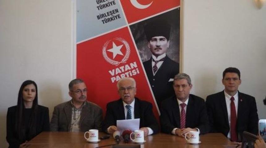 Perin&ccedil;ek, Cumhurbaşkanı Erdoğan'dan Anayasa Değişikliğini Imzalamamasını Istedi