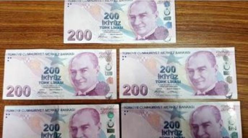 Piyasaya Sahte Para S&uuml;ren Kalpazanlar Yakalandı