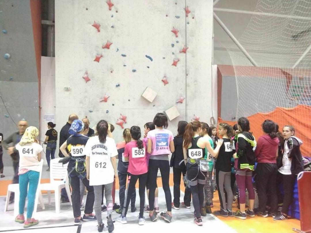 Digorlu Tırmanış&ccedil;ılar Nevşehir&rsquo;den Madalyayla D&ouml;nd&uuml;