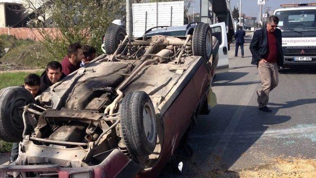 Takla Atan Otomobilin Sürücüsü Yaralandı