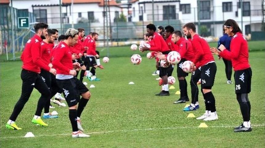Samsunspor, Hazırlıklarını Antalya&rsquo;da S&uuml;rd&uuml;r&uuml;yor