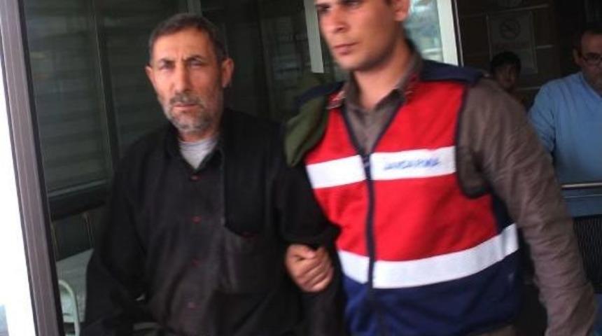 Bah&ccedil;e Duvarı Tartışmasında 81 Yaşındaki Yengesini Bı&ccedil;akladı