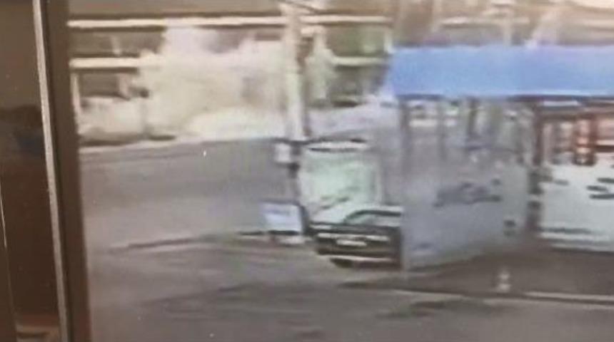 Mersin'de Polis Aracına Bombalı Saldırı: 2 Yaralı (5)