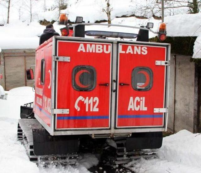 Karda Mahsur Kalan Böbrek Hastası Kar Ambulansı Ile Kurtarıldı