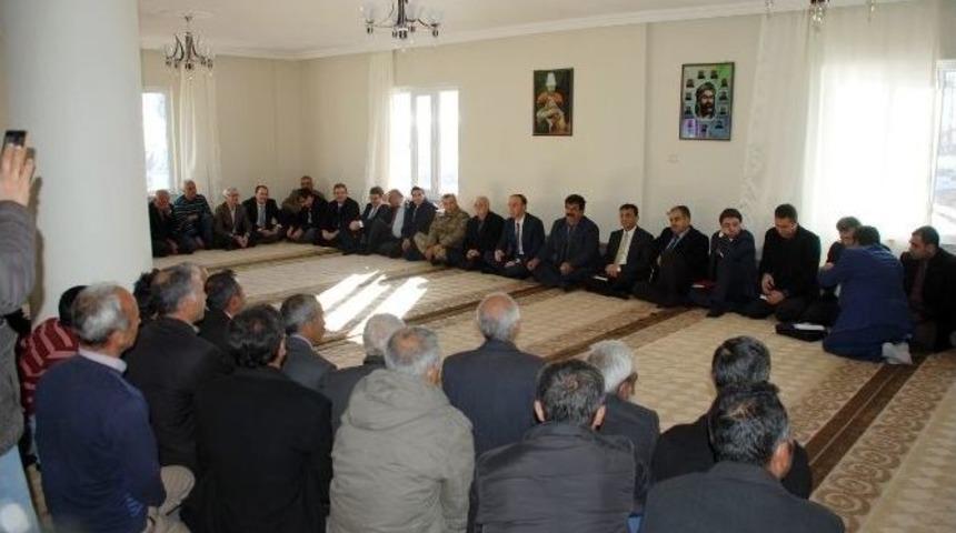 Vali Erin: &ldquo;hizmeti K&ouml;yl&uuml;n&uuml;n Ayağına G&ouml;t&uuml;r&uuml;yoruz&rdquo;