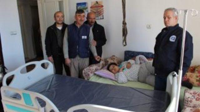 Büyükşehir Belediyesinden Zona Hastasına Yatak Yardımı