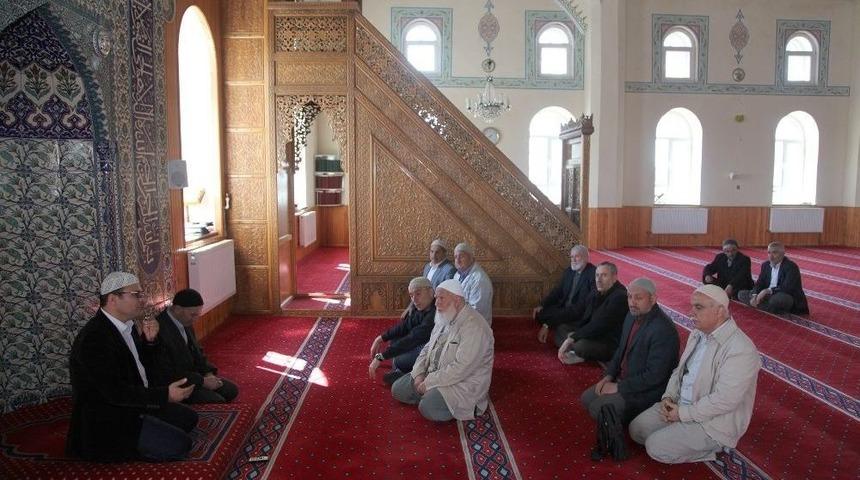 Umre Kafilesi Dualarla Uğurlandı